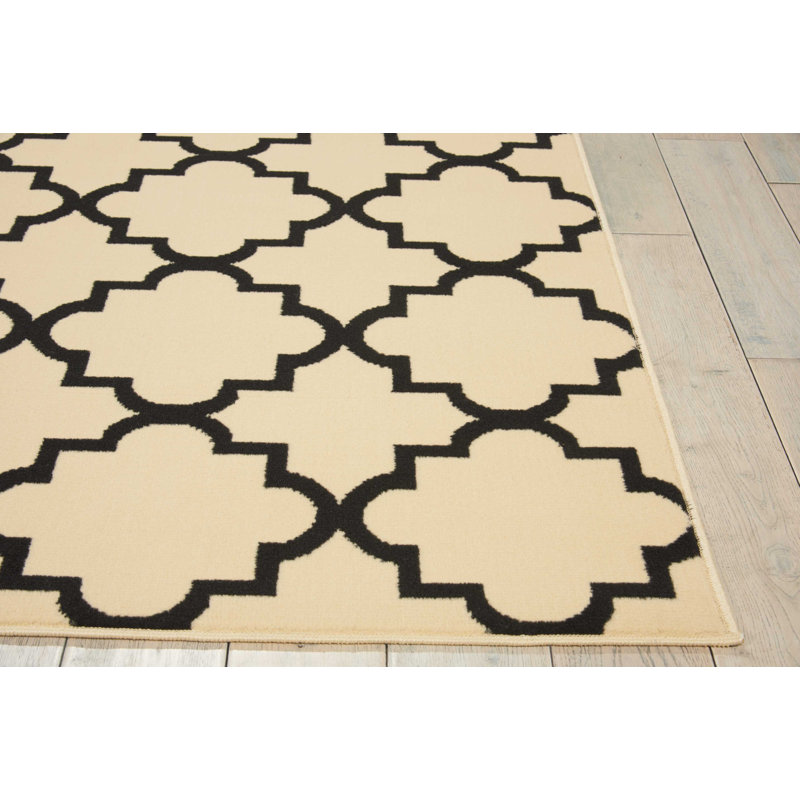 Hankinson Geometric Indoor Rug, Rectangle 5'3" x 7'3"