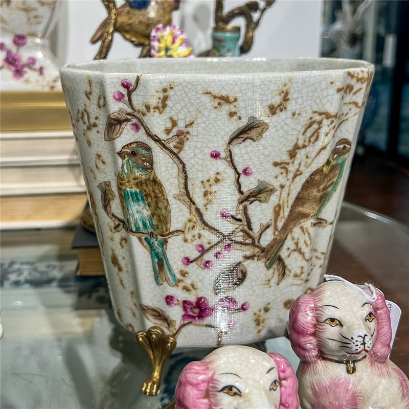 Pot à fleurs ovale en porcelaine avec bronze Spring Blossoms