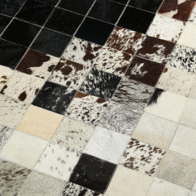 Tapis en cuir de vache noir et beige, Rectangle 8 pi 10 po x 12 pi