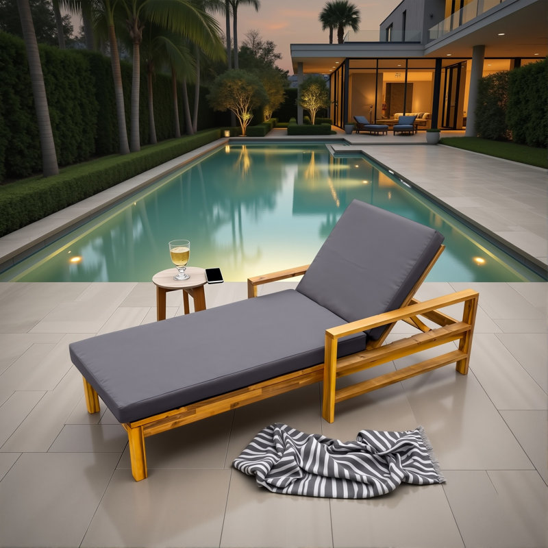 Chaise longue d'extérieur moderne en bois d'acacia avec dossier réglable et coussins profonds, chaise inclinable pour bronzer