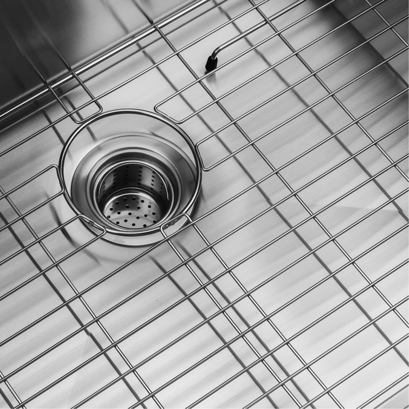 Évier 32 po x 19 po en acier inoxydable - Empêche l'accumulation d'eau et offre amplement d'espace pour les tâches de cuisine