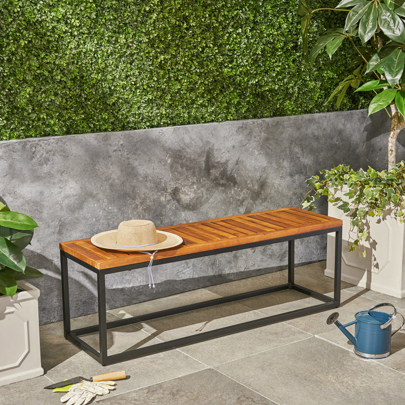 Banc de style industriel avec lattes en bois d'acacia et structure en fer