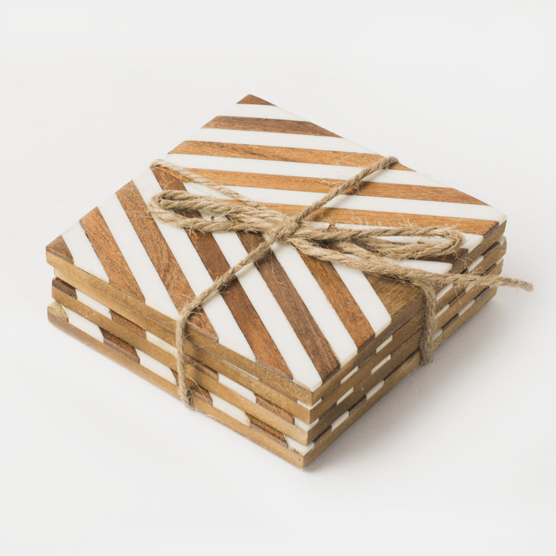 Ensemble de sous-verres de 4 po de 4 po fabriqués à la main en bois et résine