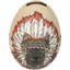 Figurine tribal en forme de loup avec coiffe en forme d'œuf Roach