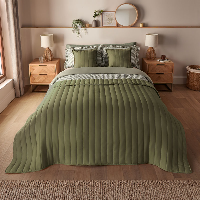 Silentnight Supersoft Quilted Bedspread 150 x 200cm, Green