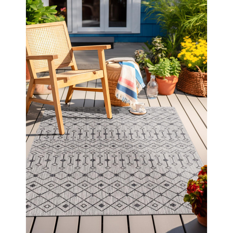 Tapis intérieur / extérieur gris clair Jaylah Southwestern, Rectangle 9 pi x 12 pi