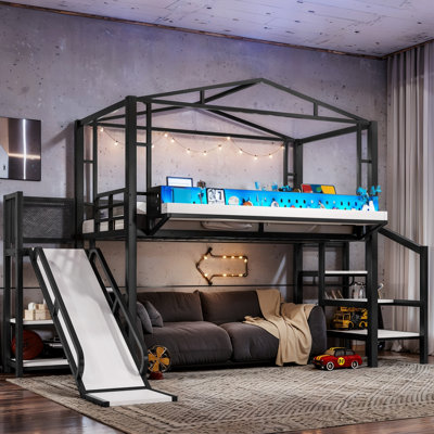 Lit mezzanine simple avec escalier de rangement, tablettes, garde-robe, ports USB et lumières DEL