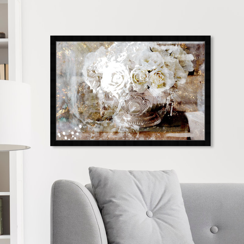 Floral and Botanical Glam Serving Roses Florals - impression d'art graphique, H 22 po x l 32 po, Cadre noir