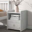 Lit plateforme avec table de chevet