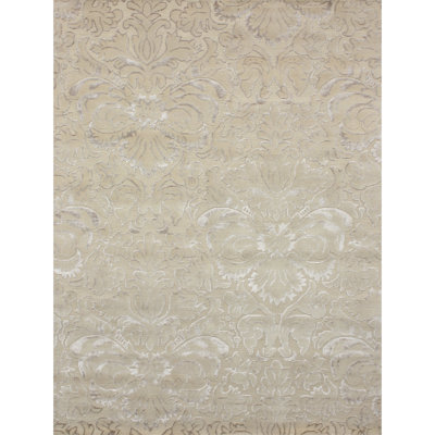 Floral Area Rug in Cream/Ivory/Silver