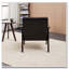 Chaise avec accoudoirs et dossier haut