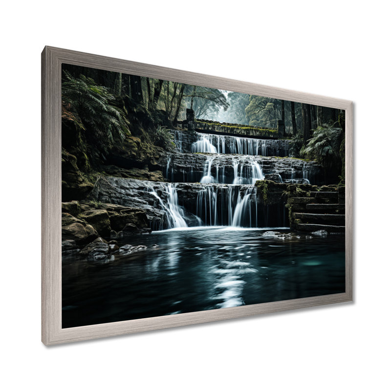 Cascade éternelle I - impression sur toile, Cadre argenté, H 30 po x l 40 po x P 1,5 po
