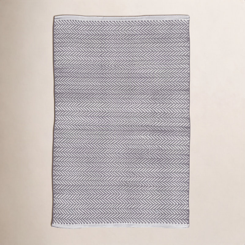Herringbone Shale/White Handwoven Indoor/Outdoor Rug, Rectangle 6' x 9'