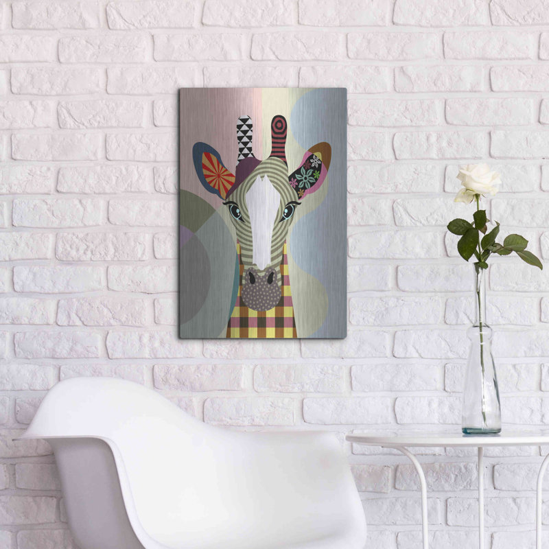 «Stand Tall Giraffe» par Lanre Adefioyue, H 24 po x l 16 po