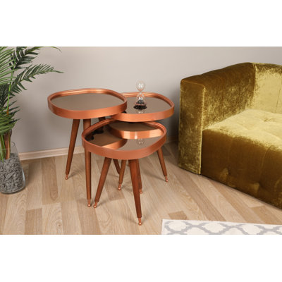 Ensemble de 3 tables gigognes modernes, or rose et noyer, 16,5 po x 18,5 po x 15,9 po | Panneau de particules 100% enduit de mélamine, durable et élégant | Parfait pour le salon, la décoration glamour et la conception peu encombrante