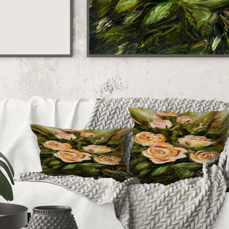 Quatre roses roses - coussin traditionnel imprimé, 18" x 18"