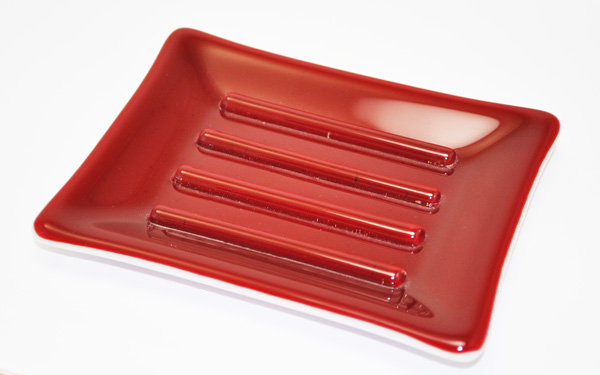Plat à savon, Rouge et blanc