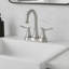 Robinet de lavabo de salle de bain moderne avec bonde escamotable et 2 poignées-120650249