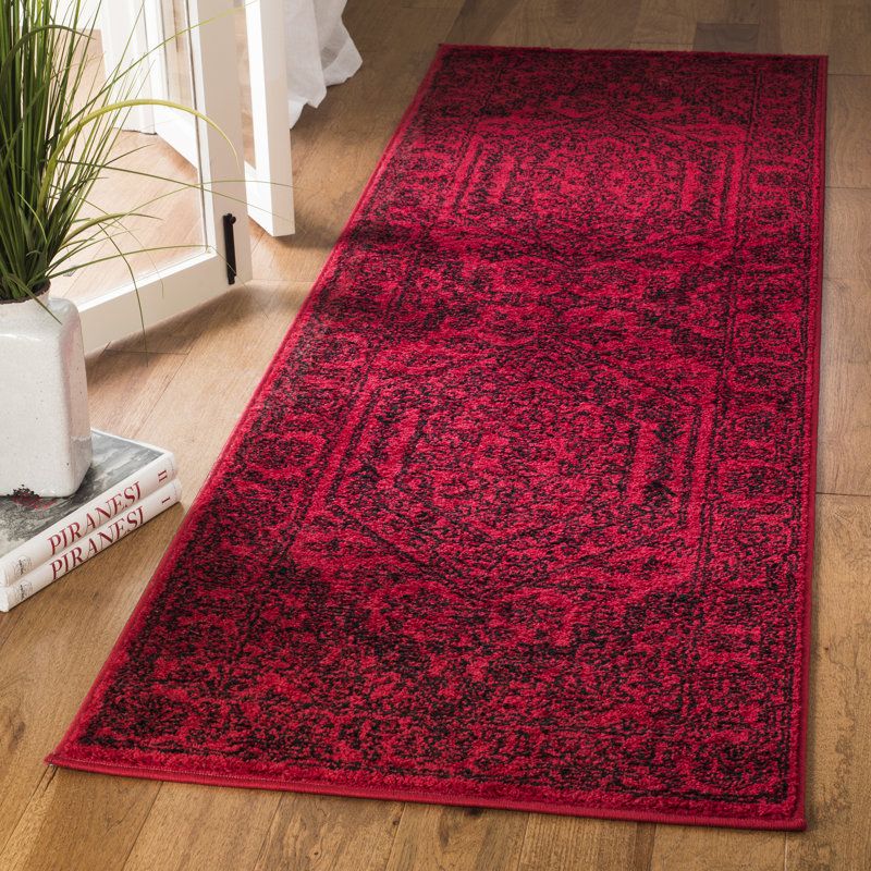 Tapis oriental rouge / noir Nicarla, Tapis de couloir 2 pi 6 po x 8 pi