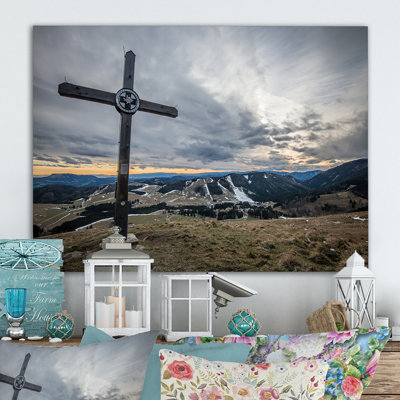 " A Cross Underground Under Mountain "