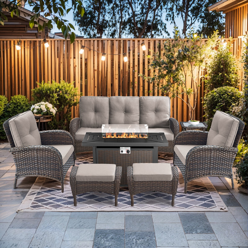 Ensemble de mobilier de patio avec table de foyer d'extérieur au propane 5 places avec canapés modulaires pour patio, cour, bord de piscine