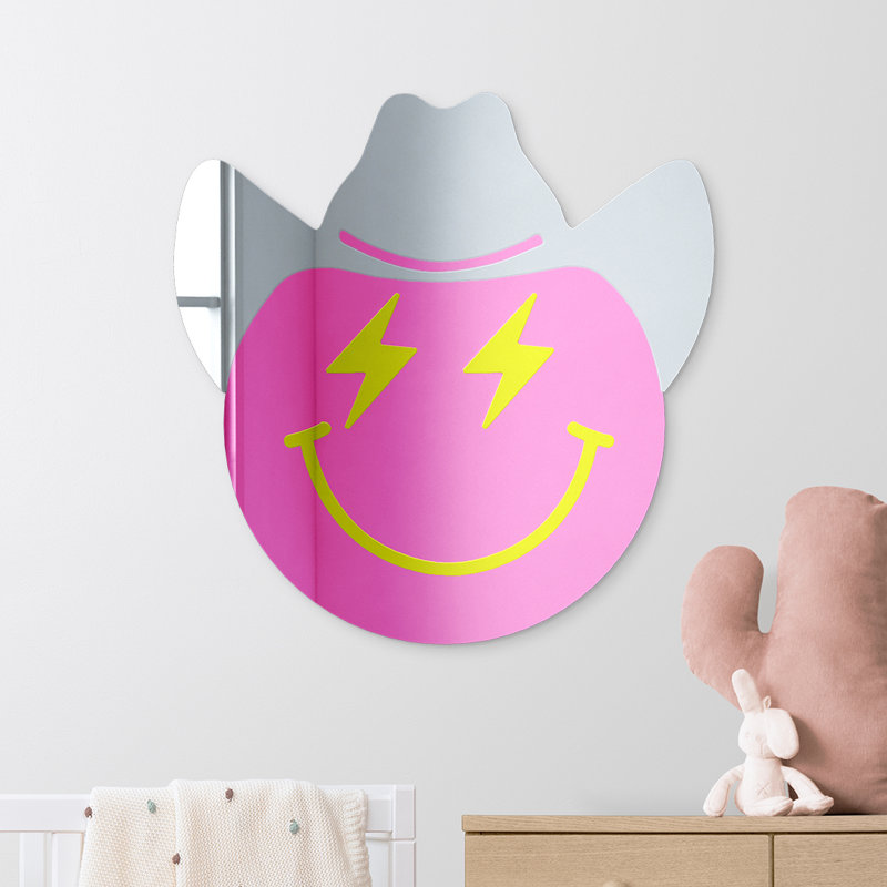 Visage heureux avec chapeau de cowboy et yeux éclair, Rose, H 29 po x l 29 po x P 1 po