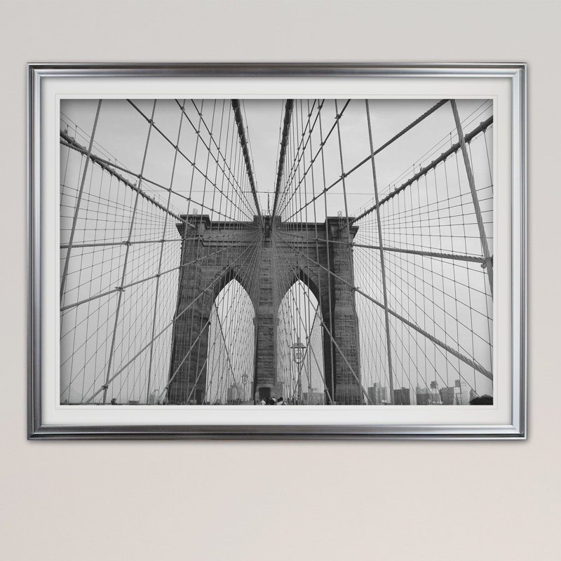 « brooklyn bridge », reproduction de peinture à l’huile, Cadre argenté, H 31 po x l 43 po x P 1,5 po