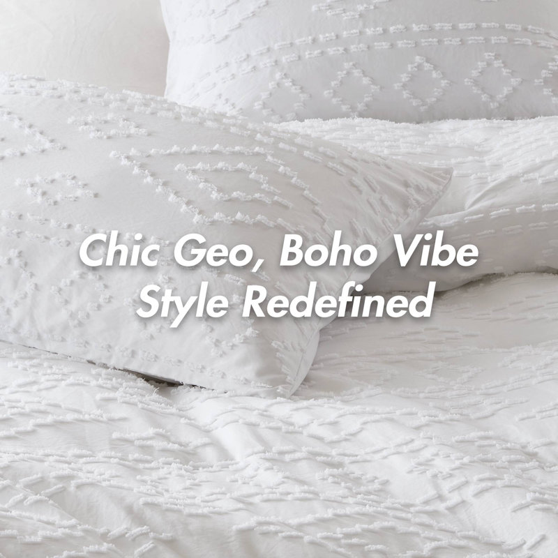 Gigi Clipped Jacquard Tufted Comforter Set, White, Full / Double Comforter + 2 Standard Shams