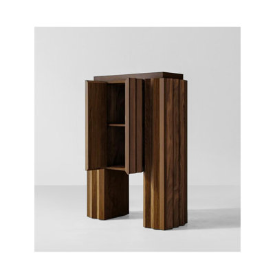 Armoire d'appoint européenne
