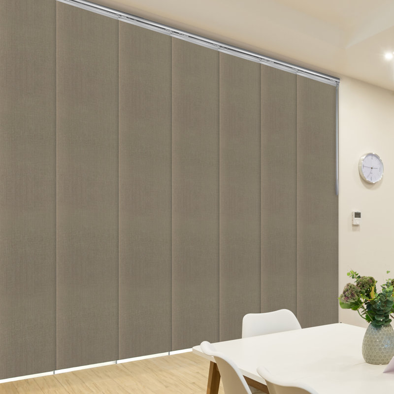 Rail extensible à panneau simple 7 panneaux Cornsilk l 110 po x H 153 po x l 23,5 po, Nickel satiné