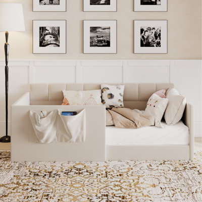Canapé-lit simple en velours avec panneaux latéraux hauts et entrée latérale, lit d'invité peu encombrant avec poches de rangement, beige