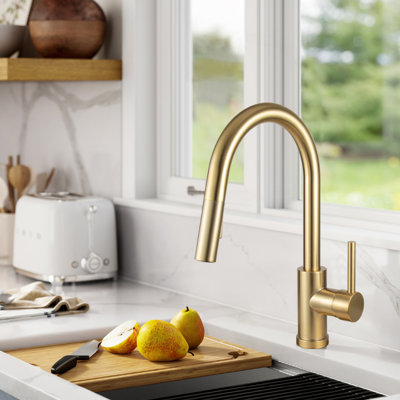 Robinet de cuisine rétractable à poignée simple avec accessoires