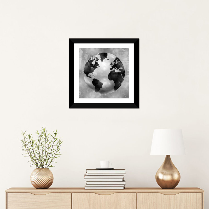 «Silver Globe», impression sur toile, H 16 po x l 16 po x P 1 po, Papier beaux-arts encadré noir, Blanc