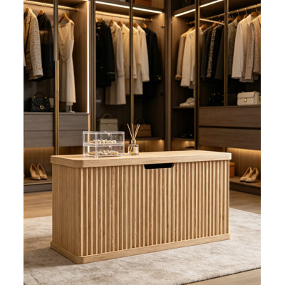 Coffre de rangement cannelé en bois avec 2 charnières de sécurité, banc d'entrée en chêne naturel de 37,4 pouces pour le salon, la chambre à coucher, assemblage facile, profil incurvé
