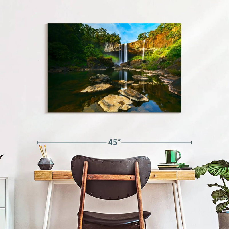Cascade tropicale idyllique, H 26 po x l 39 po