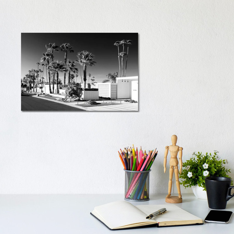 Retro White House by Philippe Hugonnard - Wrapped Canvas Print, 20.32 cm H x 30.48 cm W