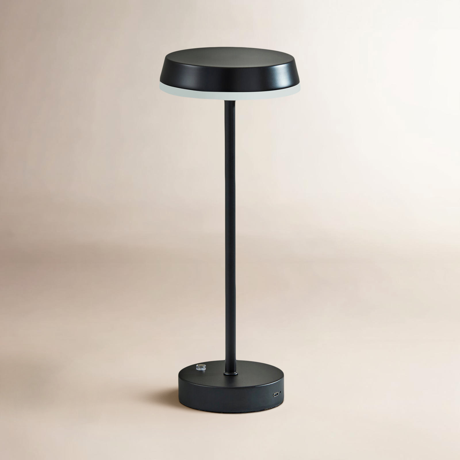 Daebreon Table Lamp, Matte Black