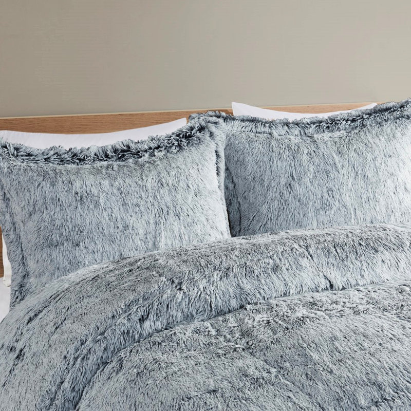 L'édredon à poils longs pour lit simple / simple TG - gris, chaud et 1 taie décorative, transformez votre chambre à coucher avec une longue texture grise comprenant 2 taies décoratives, lavez séparément
