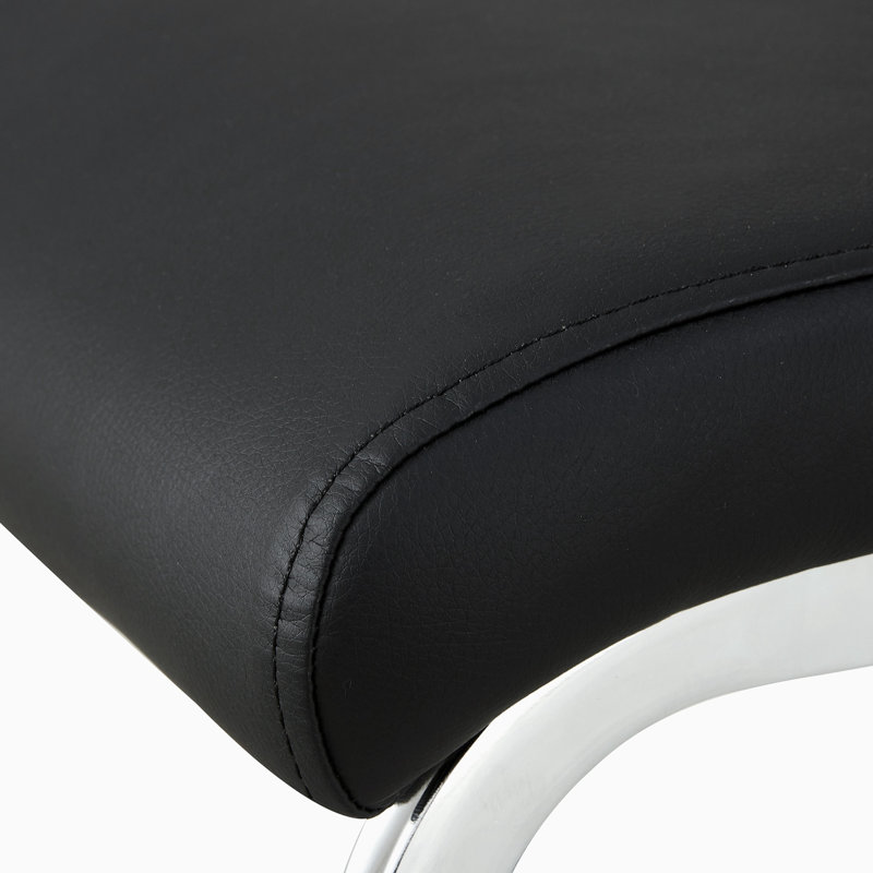 Chaise d'appoint en similicuir