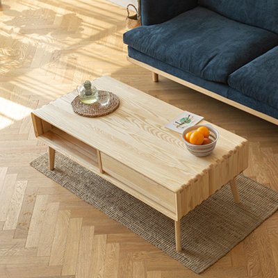 Table basse simple en bois massif moderne