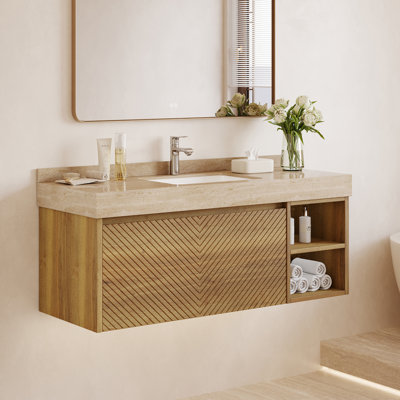 Meuble-lavabo flottant 48 po avec plateau en pierre de travertin, armoire en bois rétro, porte à chevrons en forme de V, tablettes ouvertes et dosseret