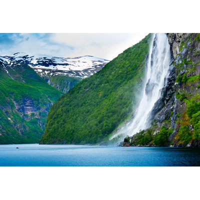 Gjerdefossen Waterfall by Mantaphoto