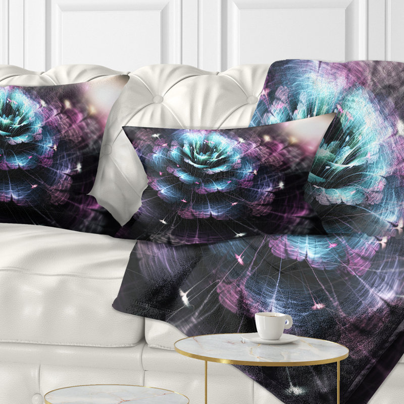 Coussin décoratif floral en fleur d’un coussin lombaire foncé