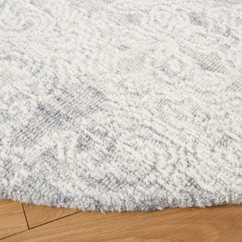 Fernandina Damask Handmade Tufted Wool Light Gray/Ivory Area Rug, Round 6'