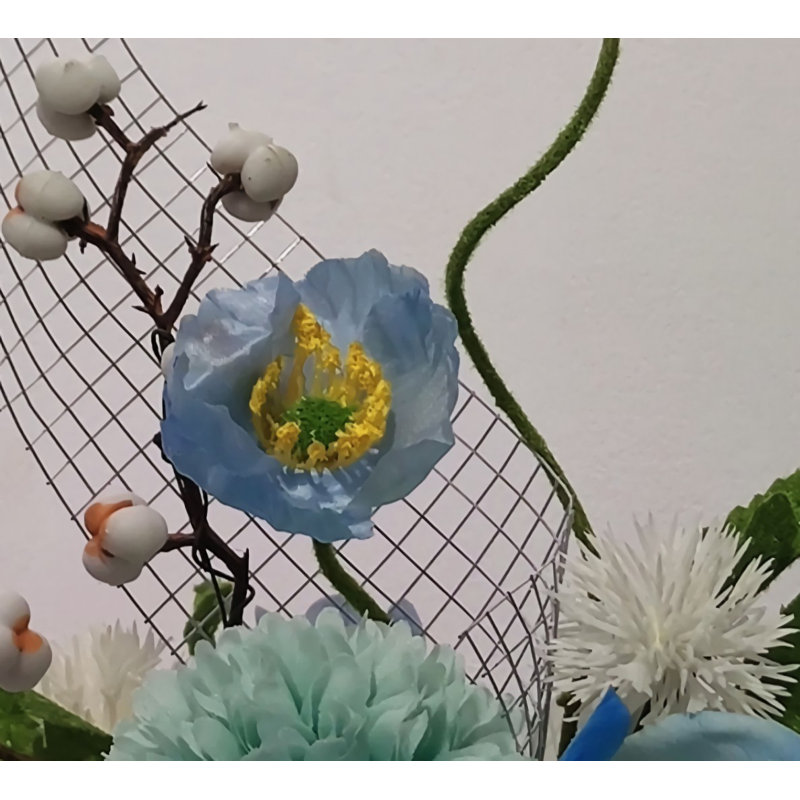 Décoration florale simulée