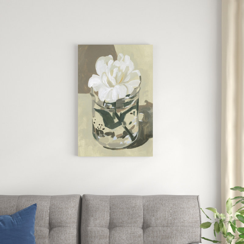 «Neutral Bloom II» par Emma Caroline - peinture sur toile tendue, H 30 po x l 20 po