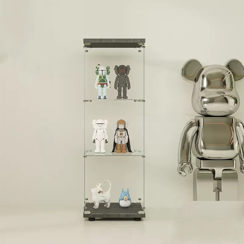 Vitrine à une porte avec trois tablettes réglables