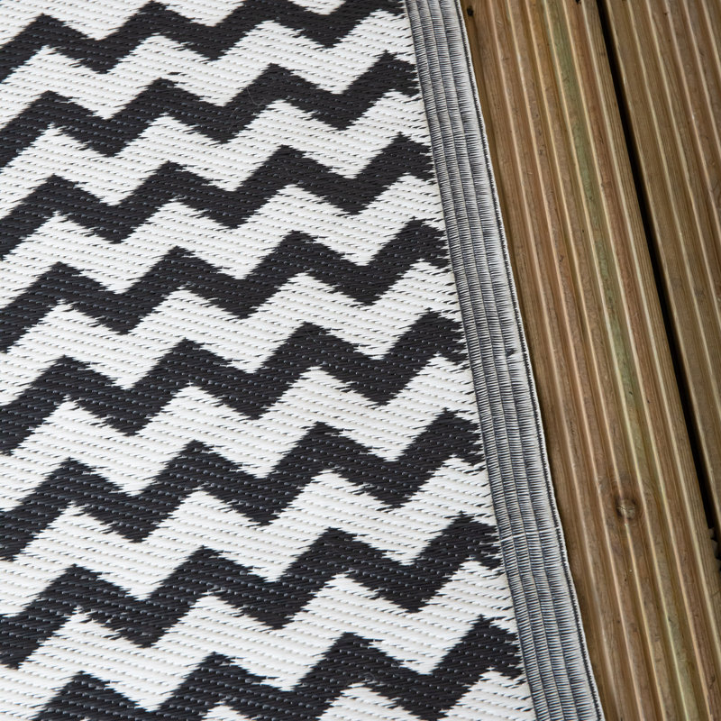 Gillian 1.5M X 2.1M Atlantis Large Outdoor Alfresco Patio Rug Mat, Black/White