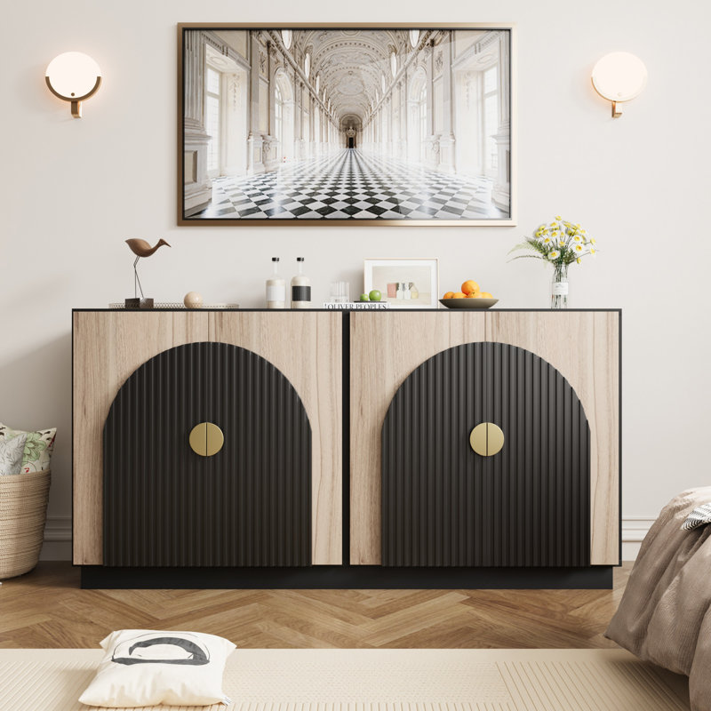Buffet Mid-Century avec portes cannelées arquées et tablettes réglables