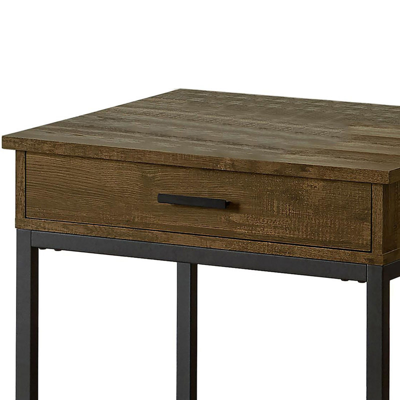 Élégante table de bout carrée en chêne brun et noir sablé, parfaite pour les intérieurs modernes et polyvalente dans n'importe quelle pièce.